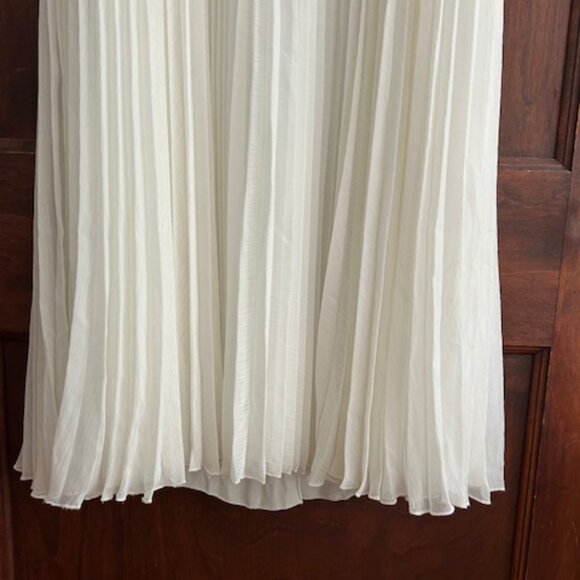 Alexis Sunniva White Dress - Picture 4 of 8